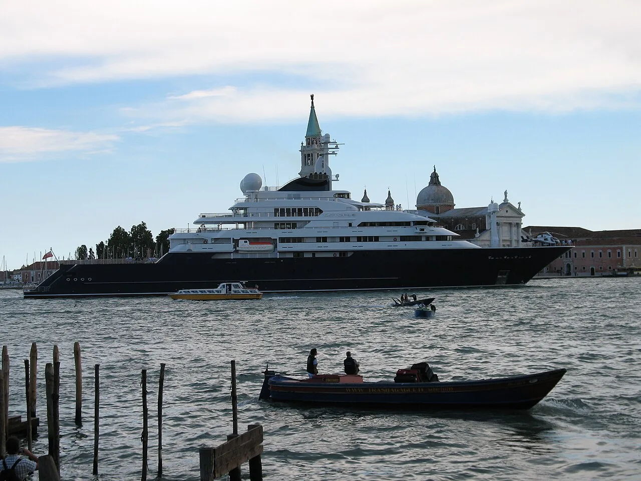 The superyacht Octopus passing through Venice in 2006